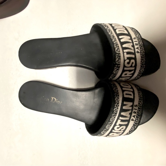 Christian Dior Dway sandals *Authentic* - Picture 7 of 15